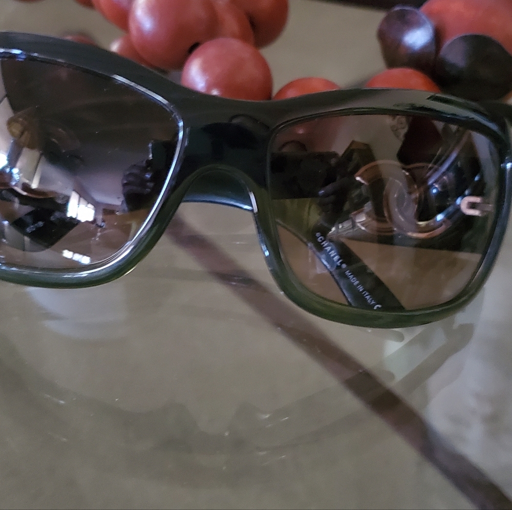 (SOLD) CHANEL Sunglasses 6018 c.805/13
